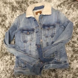 American Eagle denim Jacket with fur inside